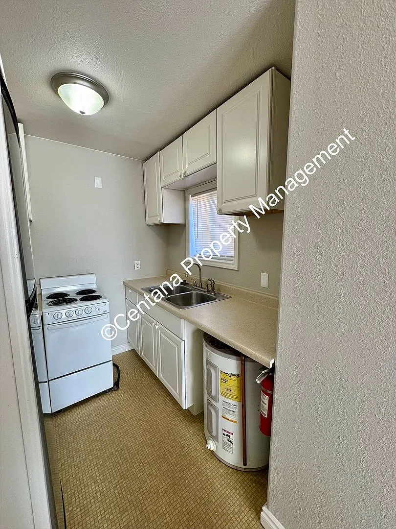 418 E Second St — Photo 4