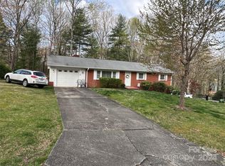 4 Starnes Cove Pl, Asheville, NC 28806