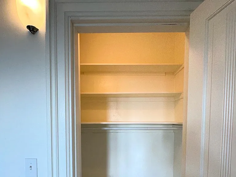 932 Summit Ave #7 — Photo 10