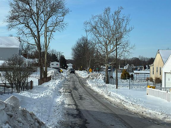 4th image of 8472 Church Rd