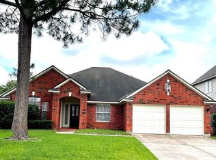 811 Prairie Brook Ct, Houston, TX 77062