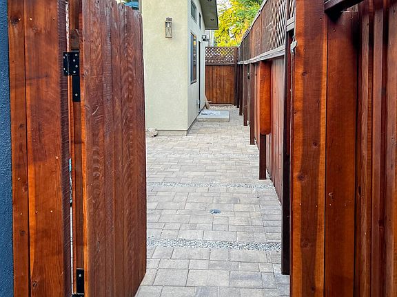 5th image of 6838 Jellico Ave