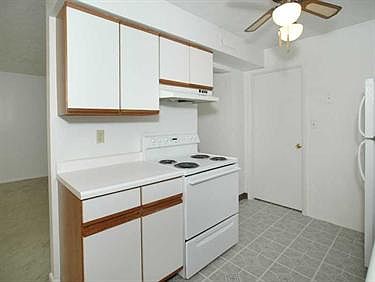 4th image of 306 Carla Dr