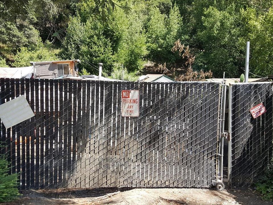 2nd image of 1420 Metcalf Rd