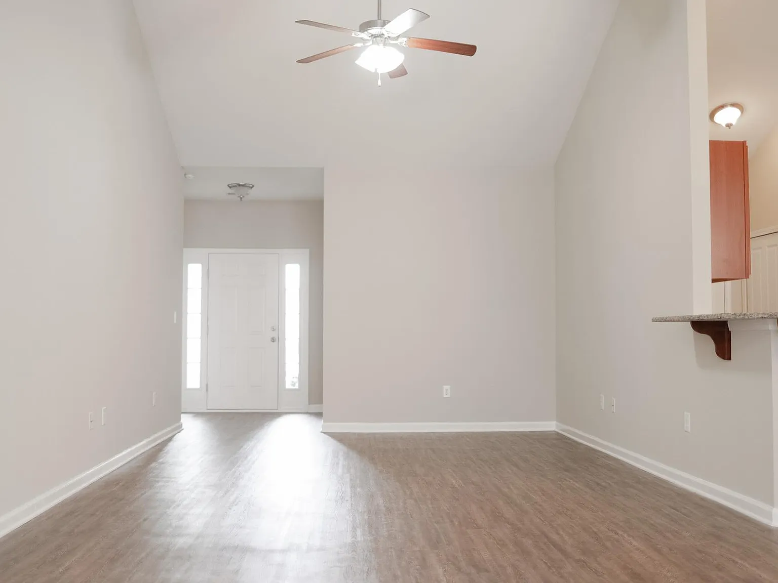 1604 Fairforest Court — Photo 4