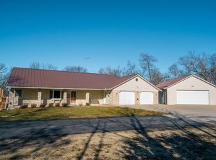 1818 Village Creek Rd, Lansing, IA 52151