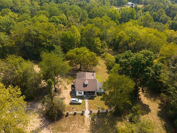 5th image of 161 Lois Ln