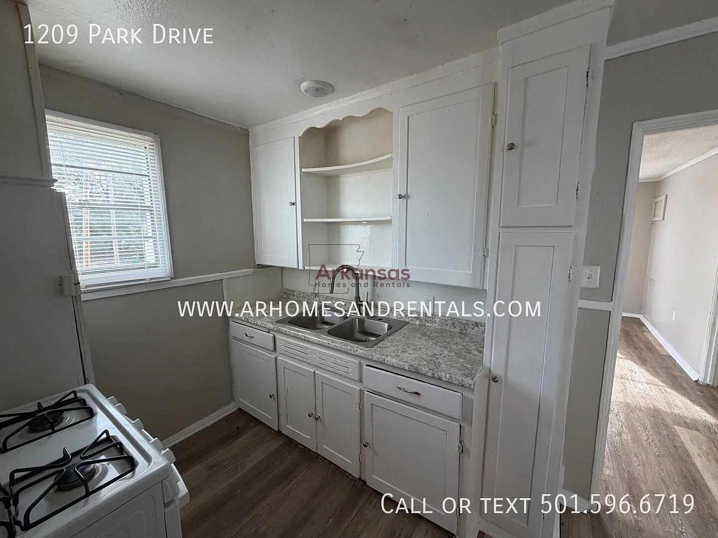 $199 Deposit Move-In Special ~ 1209 Park Drive 2 Bedrooms | 1 Bathroom — Photo 4