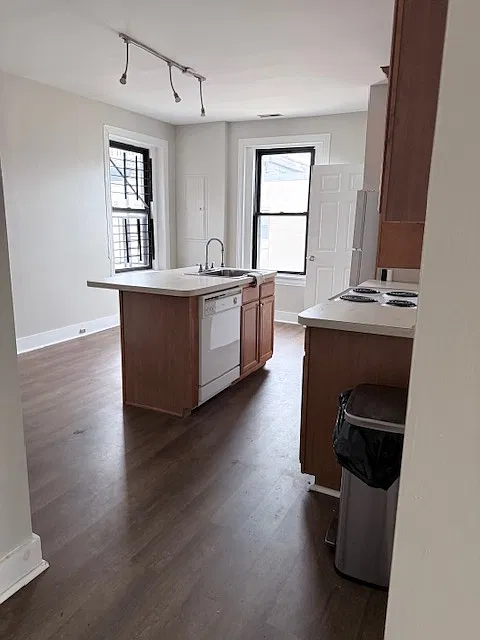 1 bed, 700 sqft, $1,150 — Photo 3