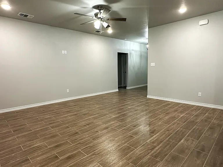 5202 White Rose Dr — Photo 5