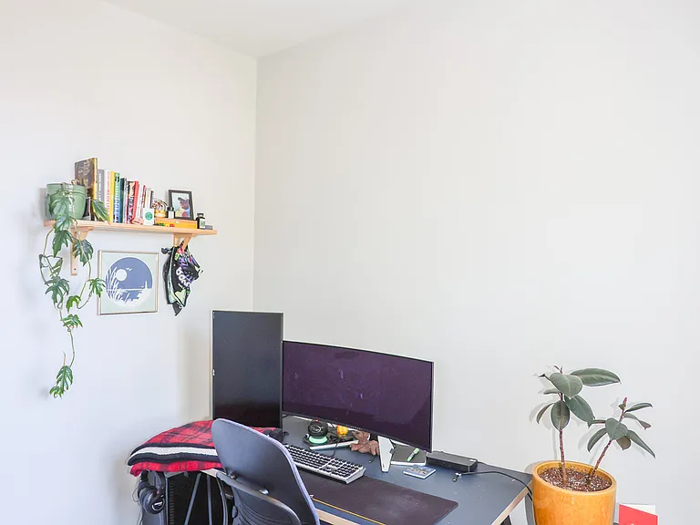 2341 W Charleston St #3R — Photo 3