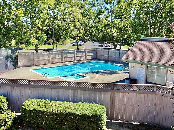5th image of 205 Stony Point Road #C