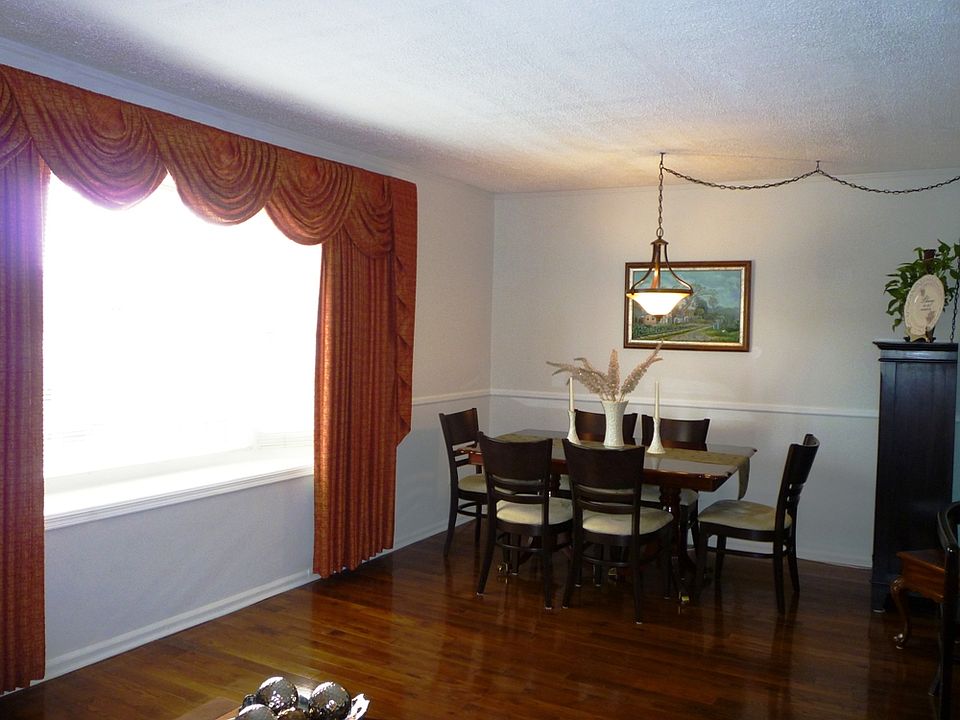 2nd image of 19 Zabriskie Ave APT 4D