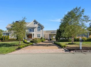 95 Devin Dr, Portsmouth, RI 02871