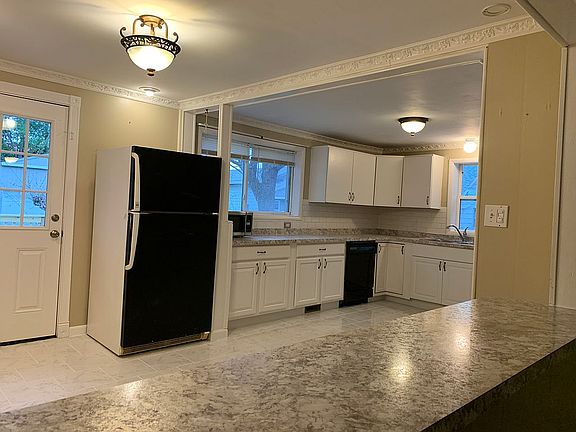 Freshly Remodeled Kitchen! 