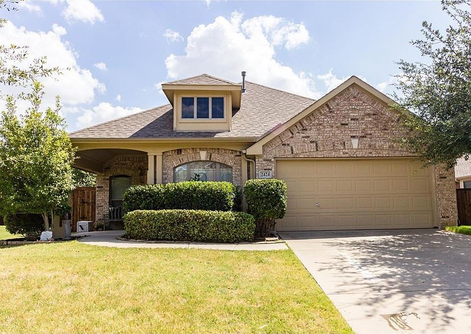 1st image of 2424 Foxwood Ln