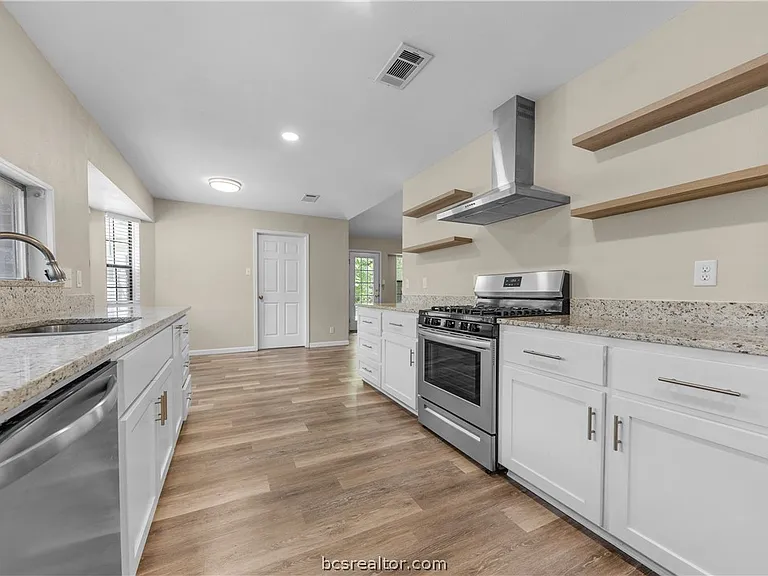 1803 Leona Dr — Photo 8