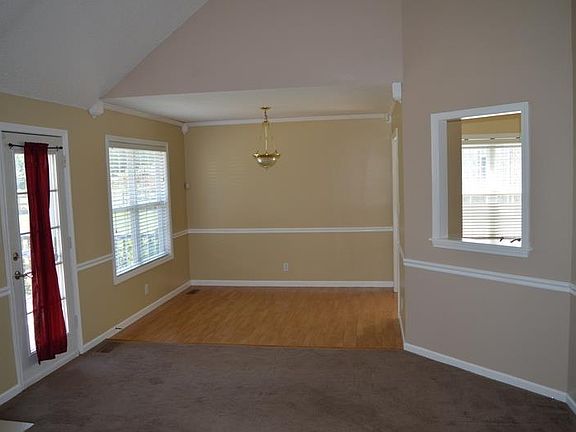 3rd image of 1738 Crestview Dr