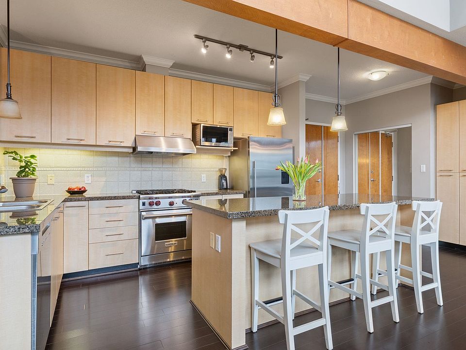 1st image of 560 Raven Woods Dr #514