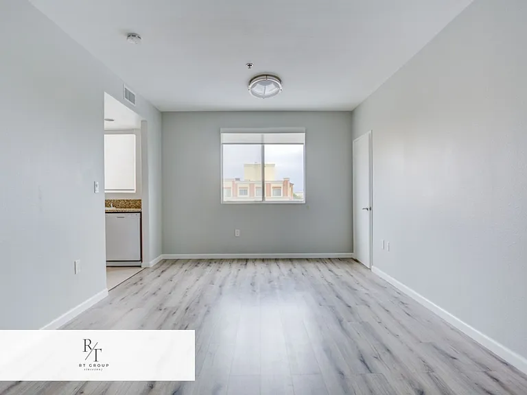 580 W Main St #302 — Photo 10