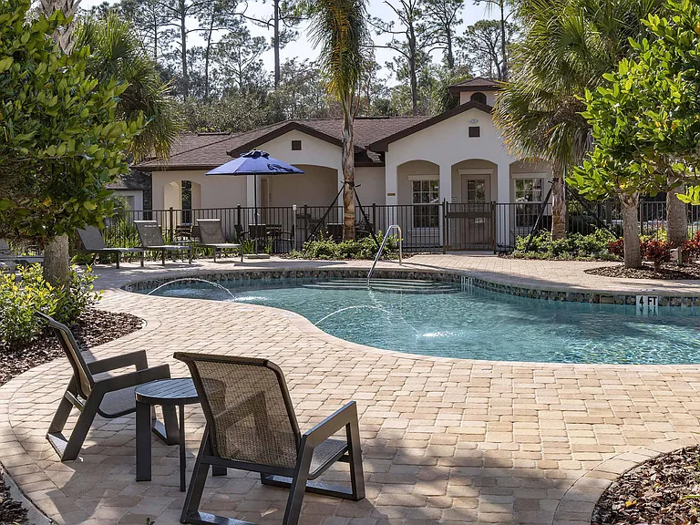 Tuscan Reserve Apartments — Photo 16