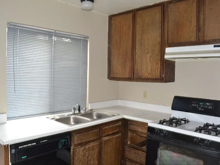 30 W Elliot St #32 — Photo 8