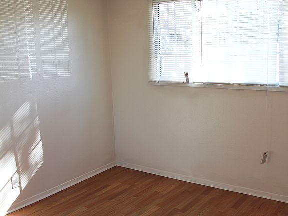 3rd image of 1163 Sandsprings Dr