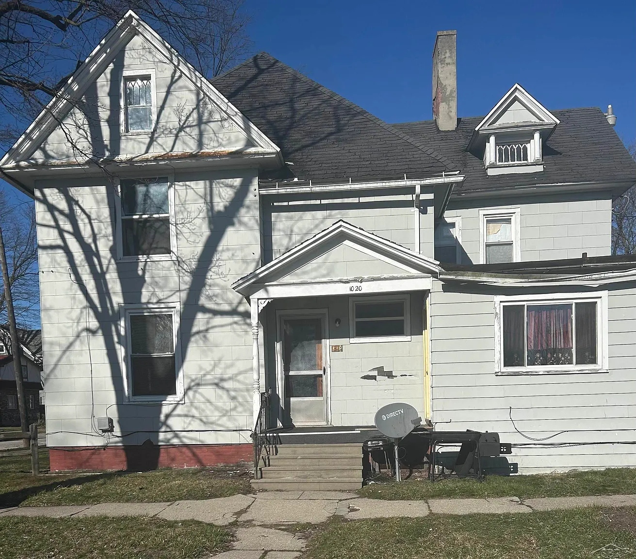 1020 Ames St photo 1