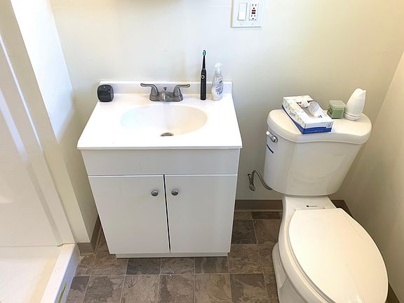 5th image of 186 Waterman St #14