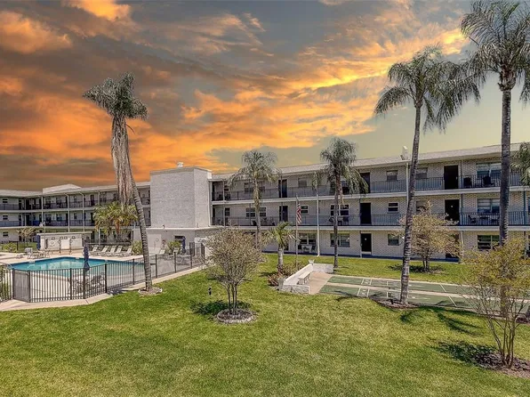 4050 4th St N APT 205, Saint Petersburg, FL 33703