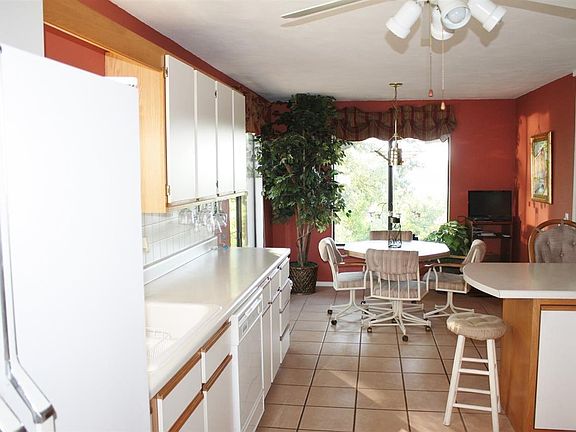 4th image of 205 Alford Dr