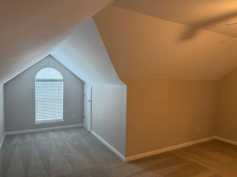 8900 Fox Glen Dr — Photo 29