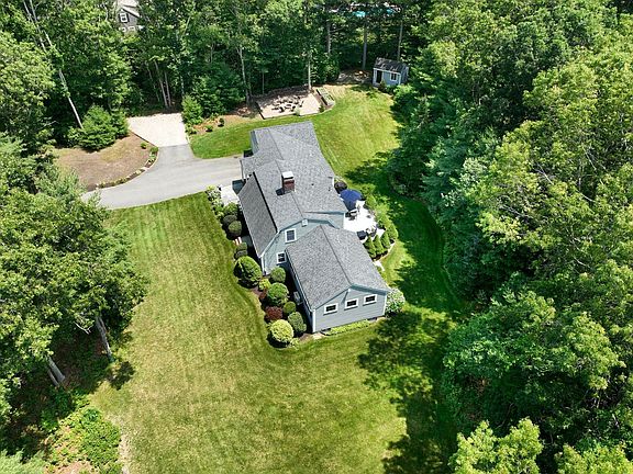 3rd image of 21 Earldor Cir
