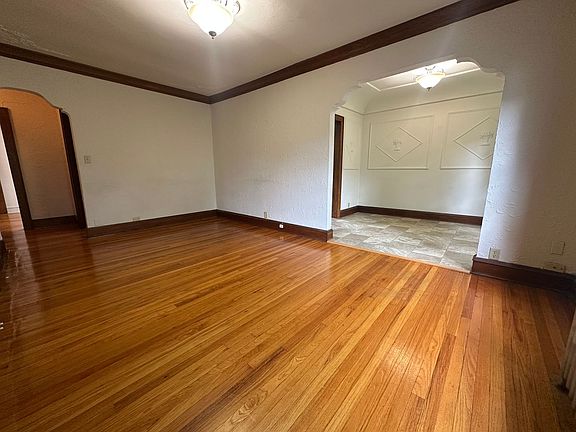 4th image of 1628 N Franklin Pl #20