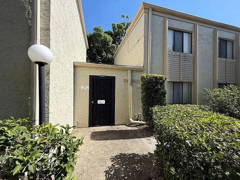 3244 S Semoran Blvd #24 — Photo 4