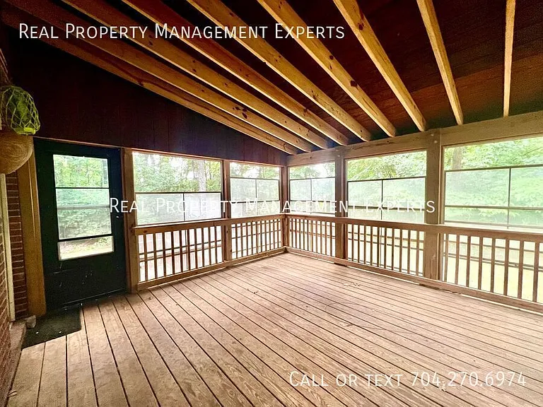 9024 Highland Creek Pkwy — Photo 16