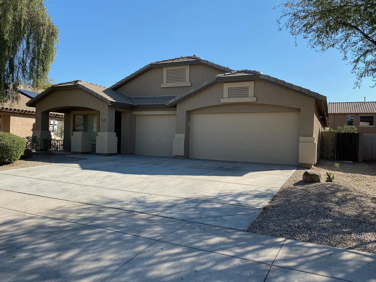 3 bed, 2134 sqft, $2,300 — Photo 2