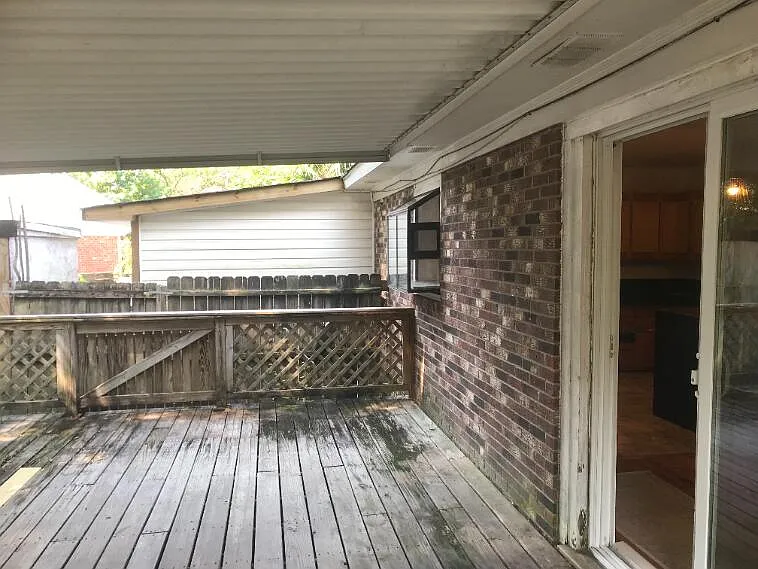 111 Lionel Ln #B — Photo 15