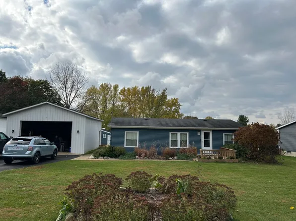 386 Kenneth Dr, Plainwell, MI 49080