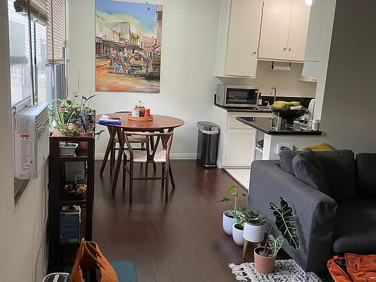 1444 Barry Ave #2A — Photo 6