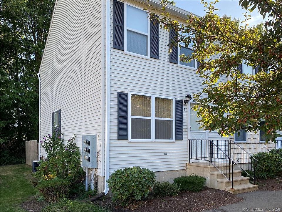 1st image of 9 Larkspur Ln
