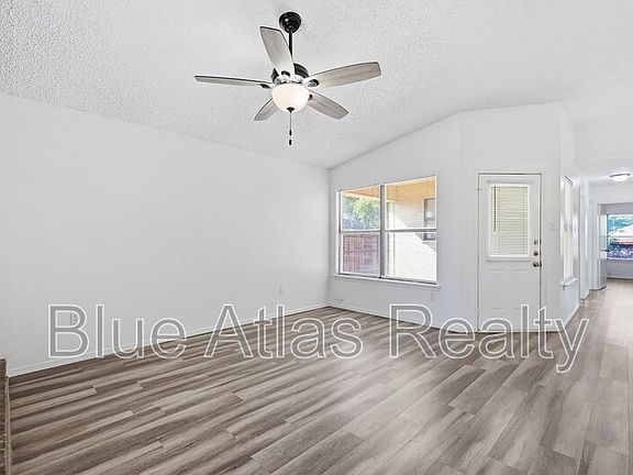 5th image of 2747 Countryside Ln