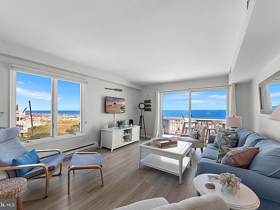 3rd image of 1 Centre St APT 1