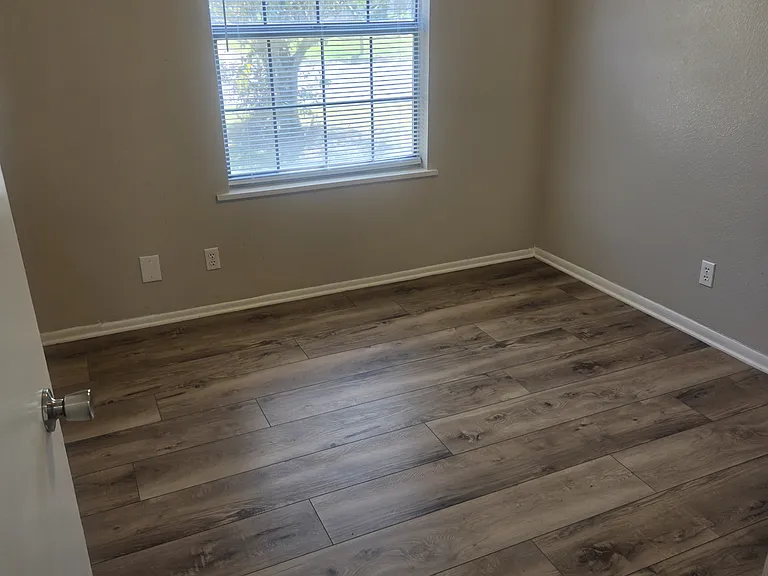 612 Christine St — Photo 10