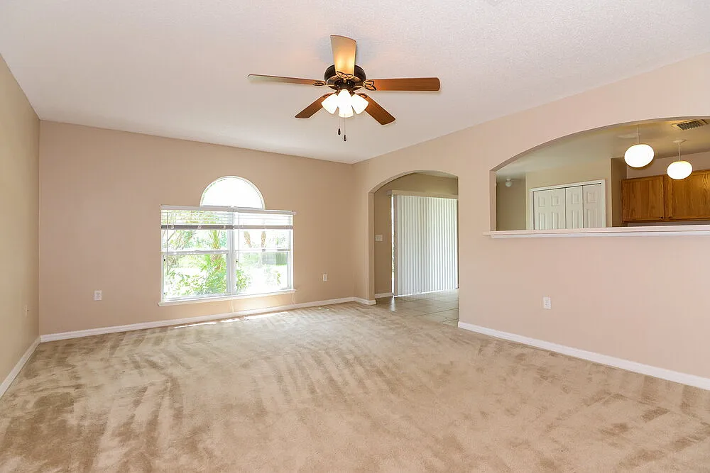 4 bed, 3.0 bath, 1892 sqft, $2,615 — Photo 2