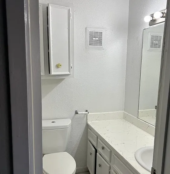 3737 Hillcroft Apartments — Photo 98