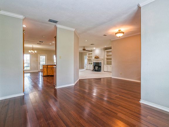 2nd image of 5617 Grand Lake Cir