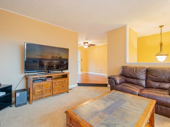 4th image of 6016 S 292nd Pl
