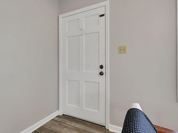 3rd image of 569 Seneca Dr