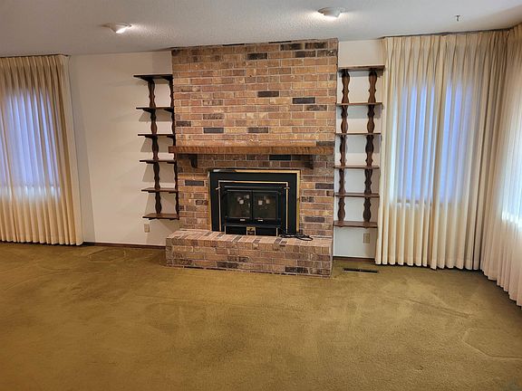 4th image of 620 6th Ave